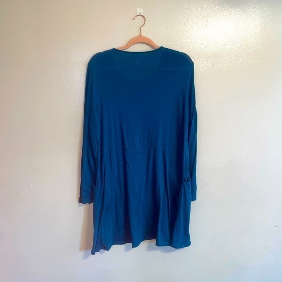 CHICO’S Flowy Blue Top - Picture 2 of 5